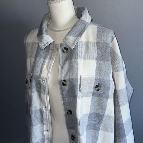 Old Navy Gray Buffalo Plaid Coat! - Picture 4 of 14